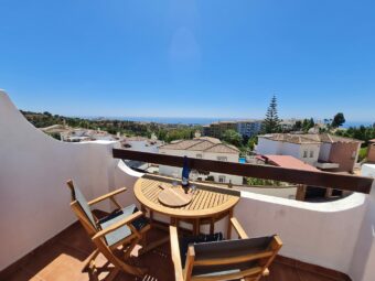 Image of property V396: Penthouse avec vue imprenable sur la mer dans un petit complexe