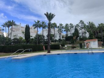 Imagen de la propiedad L173: Beautiful west-facing apartment within walking distance of amenities and 3 communal pools