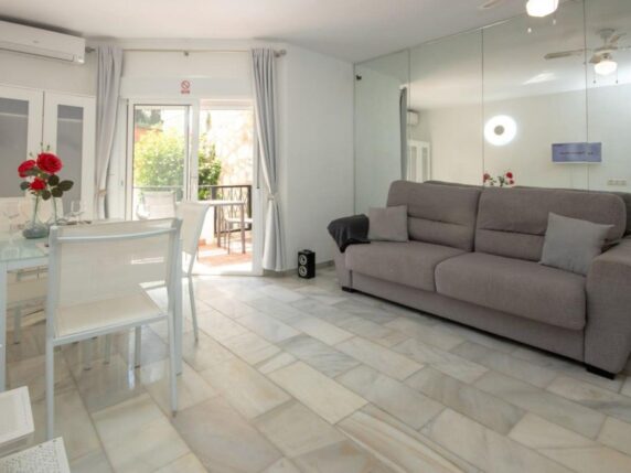 Image 10 of 18 - Lovely ground floor apartment within walking distance of La Cala beach