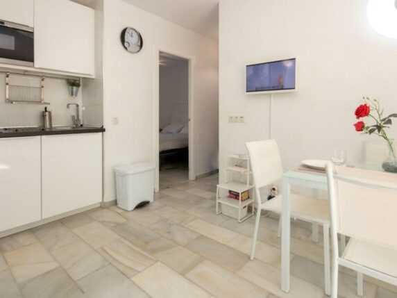 Image 12 of 18 - Lovely ground floor apartment within walking distance of La Cala beach