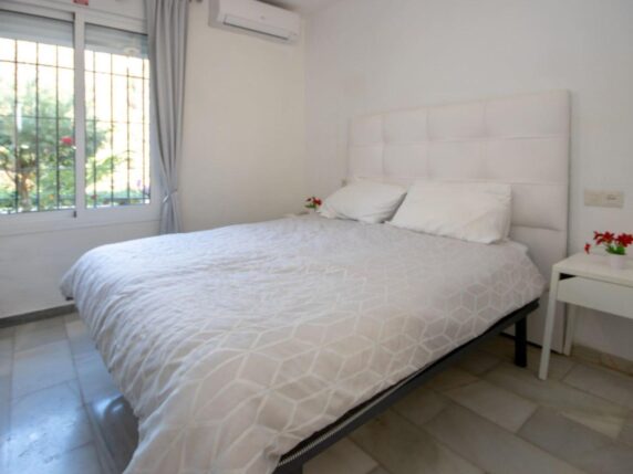 Image 15 of 18 - Lovely ground floor apartment within walking distance of La Cala beach