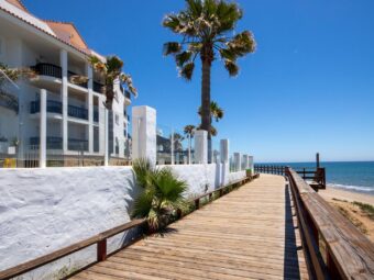 Imagen de la propiedad L175: Impresionante apartamento en primera línea de playa con vistas increíbles