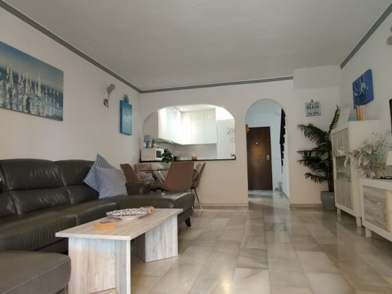 Image 9 of 20 - Beautiful, spacious and refurbished townhouse within walking distance to all amenities