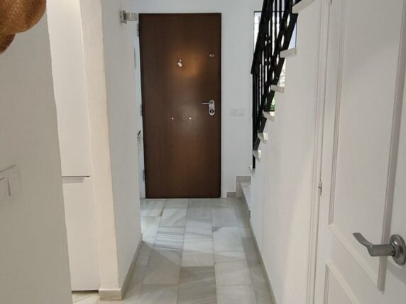 Image 15 of 20 - Beautiful, spacious and refurbished townhouse within walking distance to all amenities